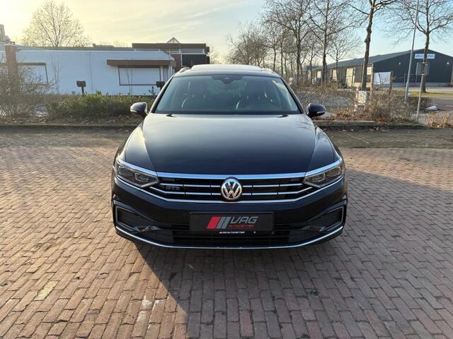 Volkswagen PASSAT 1.4 TSI GTE Hybride, Pano, Trekhaak, 360Â° Camera, Leder