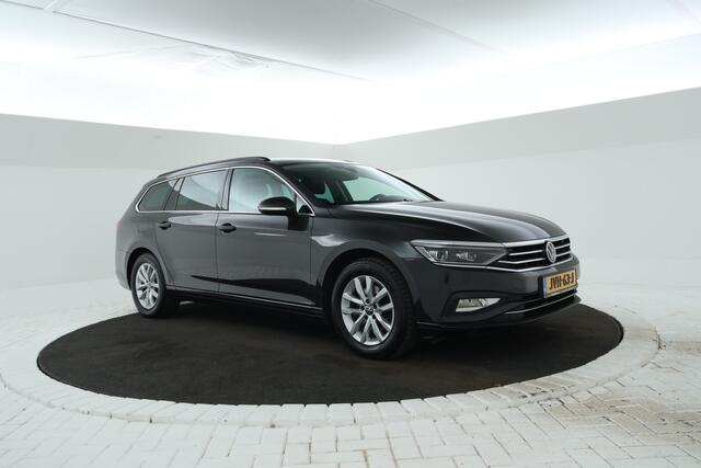 Volkswagen PASSAT Variant 1.5 TSI Elegance Business R Trekhaak, Navigatie, Stoelverwarming!
