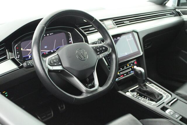 Volkswagen PASSAT Variant 1.5 TSI 150pk DSG R-Line Business Leder Camera Panoramadak Keyless Virtual Cockpit Navigatie