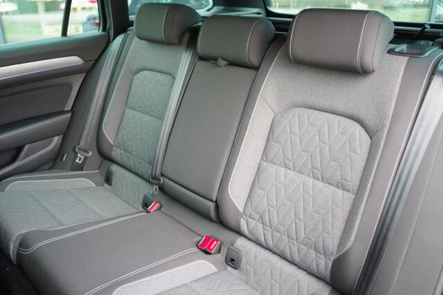 Volkswagen PASSAT Variant 1.4 TSI 218 PK GTE Business PHEV, Trekhaak, Winterpakket, Carplay