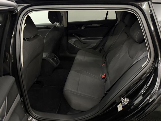 Volkswagen PASSAT Variant 1.5 eHybrid Business Camera, Navi, Stoelverwarming, Cruise control, Keyless start, Virtual desk, 1 jaar garantie