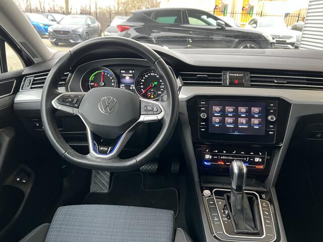 Volkswagen PASSAT Variant 1.4 TSI 218pk DSG PHEV GTE Business / Achteruitrij camera / Stoelverwarming voor / Parkeer assistent / 17'' LMV