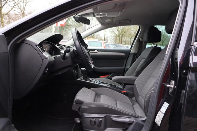 Volkswagen PASSAT Variant 1.5 TSI Automaat Business | Virtual Cockpit | ACC | Camera | Origineel NL |