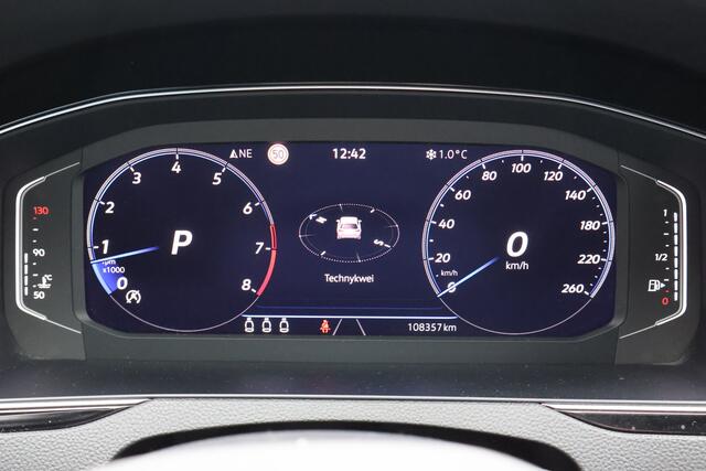 Volkswagen PASSAT Variant 1.5 TSI Automaat Business | Virtual Cockpit | ACC | Camera | Origineel NL |