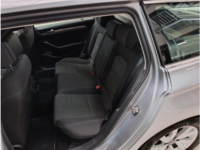Volkswagen PASSAT Variant 1.5 TSI Business Ecc | Pdc | virual cockpit | Trekhaak