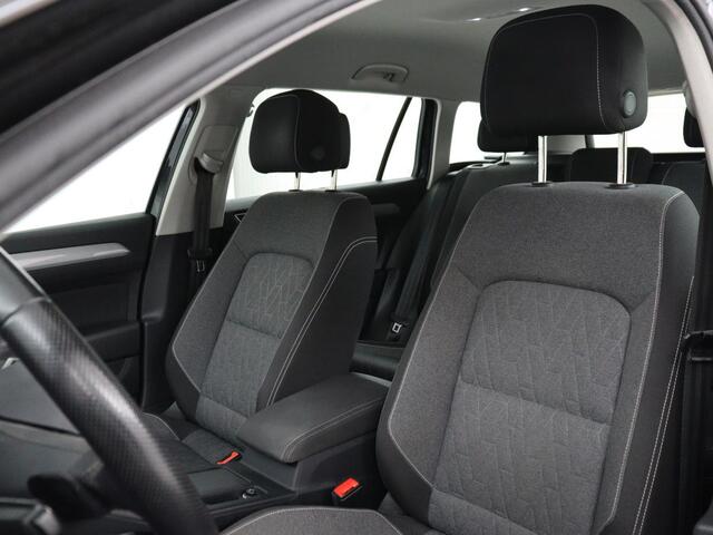 Volkswagen PASSAT 1.4 TSI PHEV GTE | Stoelverwarming | Camera | Carplay | Navigatie | Matrix LED | Adaptive cruise | Climate control | Bluetooth | Parkeerhulp | Plug In