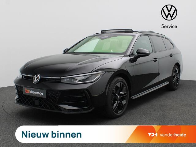 Volkswagen PASSAT Variant 1.5 eHybrid R-Line Edition 272PK DSG SOH 100%, Pano-Schuifdak, Trekhaak, Black Style, Keyless, Side Assist, Elektr. Achterklep, Voorruitverwarming, Stoel-Stuurverwarming, 18" LM Velgen, Navi
