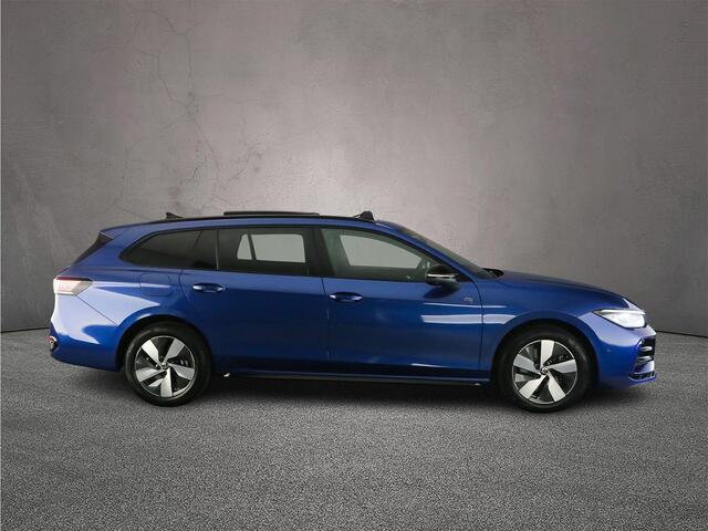 Volkswagen PASSAT Variant R-Line Edition 1.5 TSI eHybrid 272pk DSG Automaat Trekhaak, Panoramadak, Black style, 360 camera, Elektrische achterklep, Adaptive cruise control