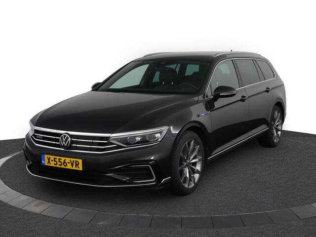 Volkswagen PASSAT Variant GTE 1.4 TSI 218 PK PHEV Highline - Virtual Cockpit - LED Matrix IQ - dynaudio speakers - Navigatie Pro - Zwarte hemel - DSG - Adaptieve Cruise control -