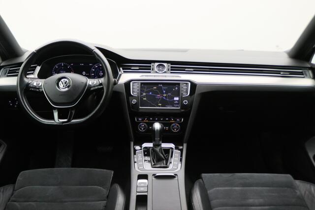 Volkswagen PASSAT Variant 1.6 TDI DSG Highline Business R-Line