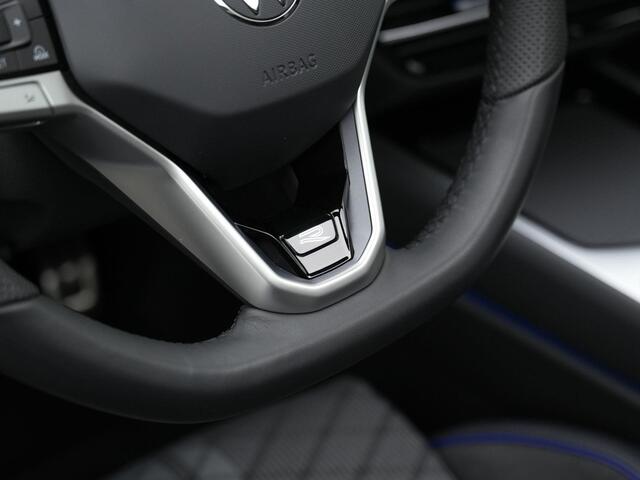 Volkswagen PASSAT Variant 1.5 eHybrid 272 pk R-Line | Panoramadak | Trekhaak | Adaptief onderstel | Head-up display | IQ Light