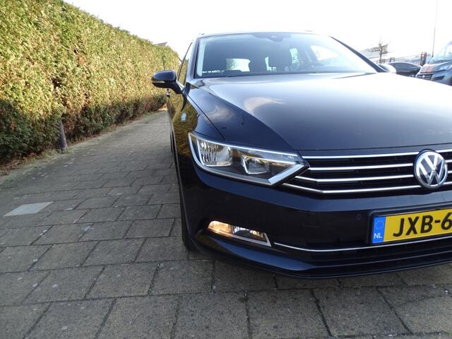 Volkswagen PASSAT 1.5 TSI HIGHLINE-Automaat-Navi-Carplay-Usb-Blth-Pdc-Media app