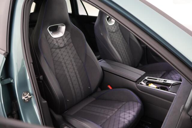 Volkswagen PASSAT Variant 1.5 272pk eHybrid R-Line Business Black Style Trekhaak 360Camera harman/kardon Head-Up Keyless Massage Navigatie Panoramadak