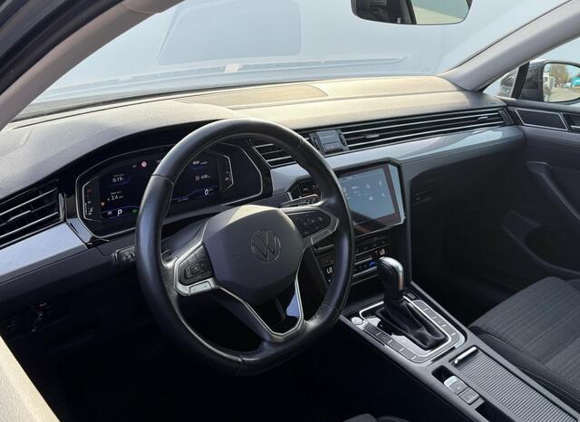 Volkswagen PASSAT Variant 1.5 TSI Comfortline Business TREKHAAK - CAMERA