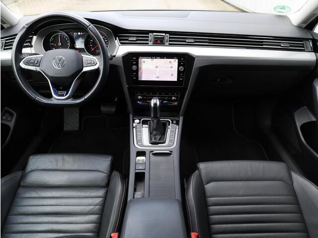 Volkswagen PASSAT Variant GTE 1.4 TSI PHEV 218PK | Vol Leer | Achteruitrijcamera | Carplay/Android | Massage | Stoelverwarming |