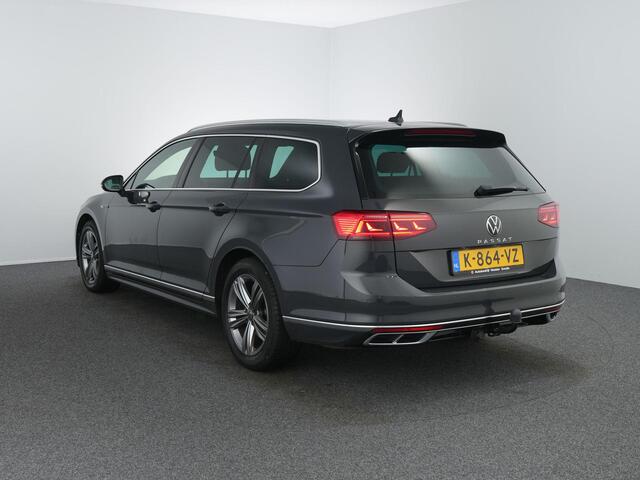 Volkswagen PASSAT Variant 1.5 TSI R-Line Business + | Carplay | IQ Matrix | Trekhaak | Camera |