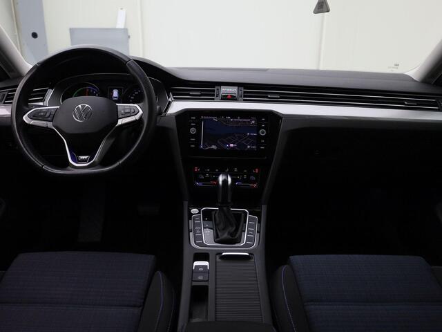 Volkswagen PASSAT Variant 1.4TSI 160kW/218PK PHEV GTE Business DSG · Navigatie · Apple/Android Car Play · Camera + Parkeersensoren · Stoelverwarming ·
