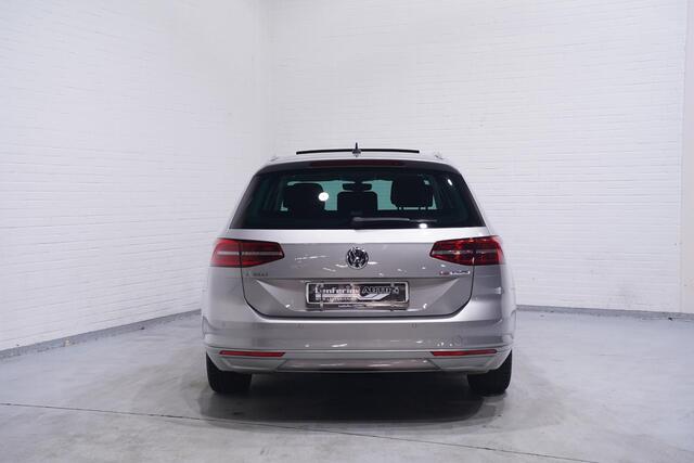 Volkswagen PASSAT Variant 1.4 TSI ACT Comfortline Business Navi Clima Panodak Virtual cockpit Adaptive cruise Pdc