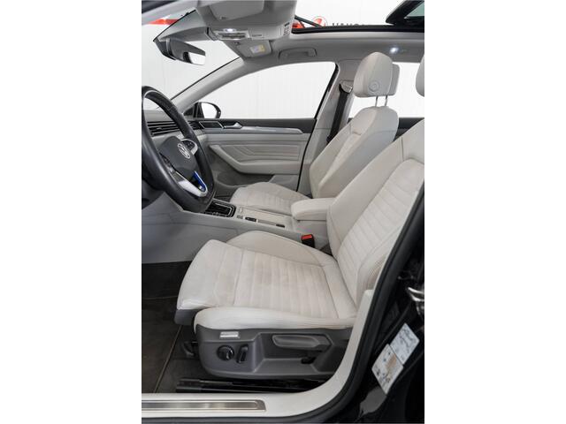 Volkswagen PASSAT Variant 1.4 TSI PHEV GTE Business Panorama Leder Trekhaak