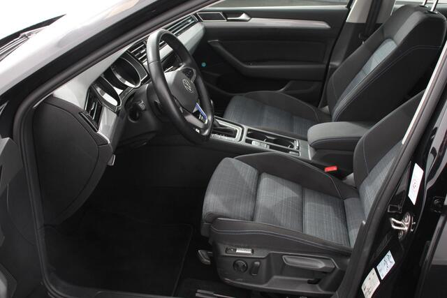 Volkswagen PASSAT Variant 1.4 TSI PHEV GTE | Adaptive Cruise Control | Lane Assist | Keyless Go | Navigatie | Camera | Massage Stoel |