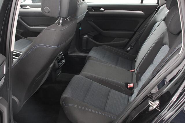 Volkswagen PASSAT Variant 1.4 TSI PHEV GTE | Adaptive Cruise Control | Lane Assist | Keyless Go | Navigatie | Camera | Massage Stoel |