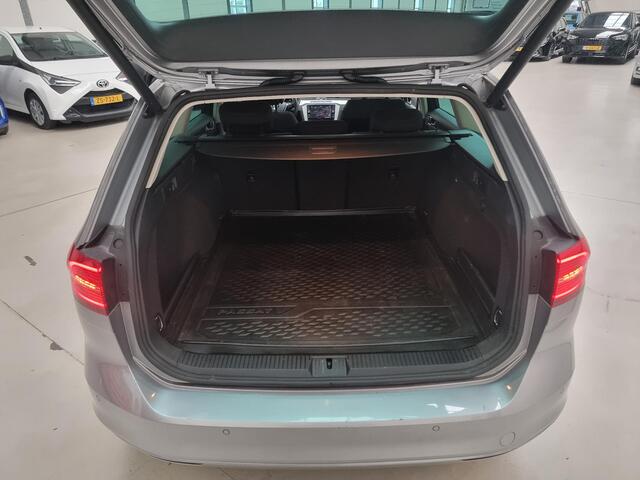Volkswagen PASSAT Variant 1.4 TSI Comfortline Business Pdc | Lmv | Navi | Automaat