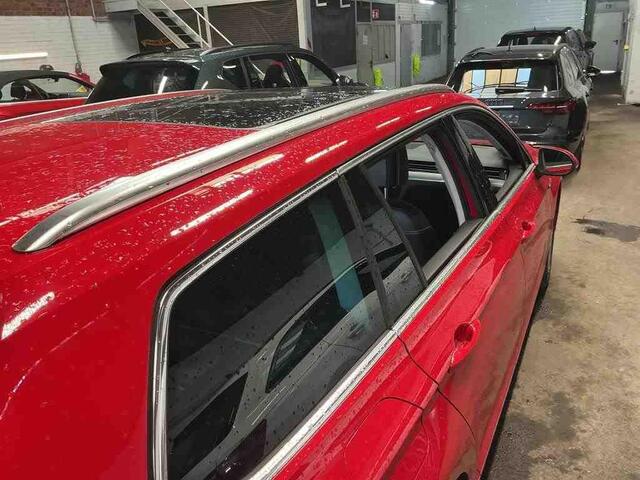 Volkswagen PASSAT Variant GTE 1.4 TSI PHEV 218PK | Panodak | 360° | Half Leer | Adaptive Cruise | Carplay | Getint Glas |