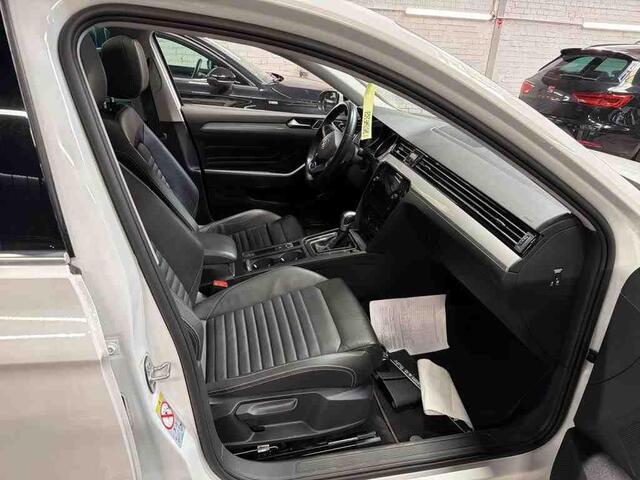 Volkswagen PASSAT Variant GTE 1.4 TSI PHEV 218PK | Panodak | Vol Leer | Keyless | Camera | Getint Glas | Klasse 3 | Trekhaak |
