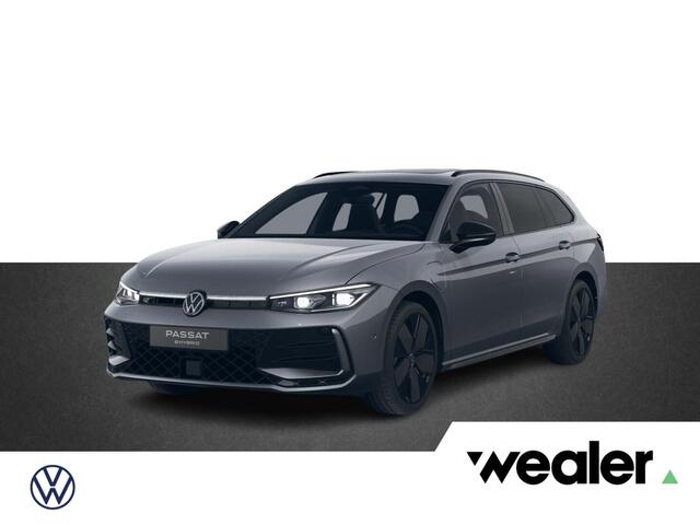 Volkswagen PASSAT Variant R-Line Edition 1.5 eHybrid 150 kW / 204 PK DSG | Black Style | Assistance Plus pakket | Trekhaak met wegklapbare kogel |
