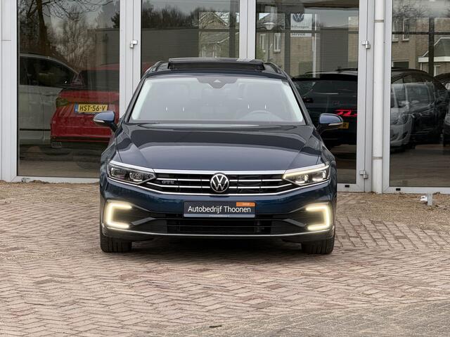 Volkswagen PASSAT Variant 1.4 TSI PHEV GTE Business | Trekhaak | Pano | Keyless | Camera
