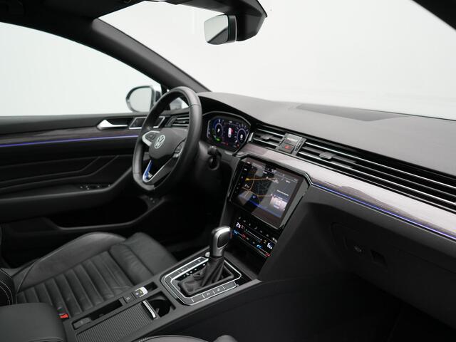 Volkswagen PASSAT Variant 1.4 TSI GTE Business PHEV 218pk Dealer O.H | Panodak | Adaptive Cruise | 360 Camera | IQ Light | Lederen Sportstoelen Massage & Verwarmd | Blis | Keyless | Apple Carplay | Navigatie | Virtual | DAB | 18"L.M | IQ Drive | Plug In Hybrid |
