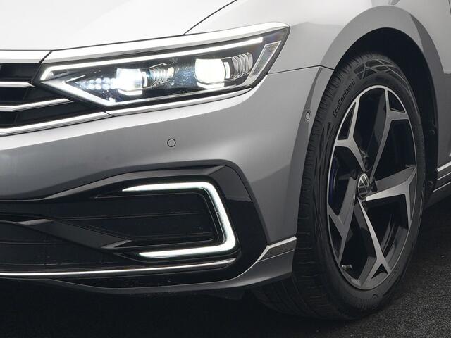 Volkswagen PASSAT Variant 1.4 TSI GTE Business PHEV 218pk Dealer O.H | Panodak | Adaptive Cruise | 360 Camera | IQ Light | Lederen Sportstoelen Massage & Verwarmd | Blis | Keyless | Apple Carplay | Navigatie | Virtual | DAB | 18"L.M | IQ Drive | Plug In Hybrid |