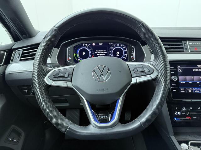 Volkswagen PASSAT Variant 1.4 TSI PHEV GTE Business | 218 PK | SoH 91% | Trekhaak | Panoramadak | Achterklep Easy Open | 360 graden camera (Area View) |