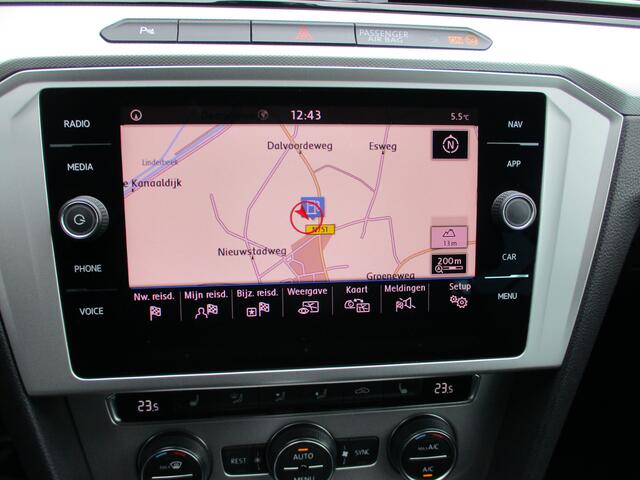 Volkswagen PASSAT Variant 1.5 TSI 150 Pk Automaat Navi Trekhaak