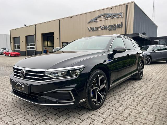Volkswagen PASSAT Variant 1.4 TSI PHEV GTE Business pano, leer, trekhaak, virtual cockpit