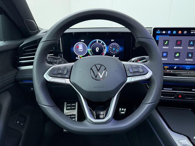 Volkswagen PASSAT Variant R-Line Edition 1.5 eHybrid 150 kW / 204 PK DSG | Trekhaak wegklapbare kogel | Stoelverwarming voor & achter | Voorruitverwarming |