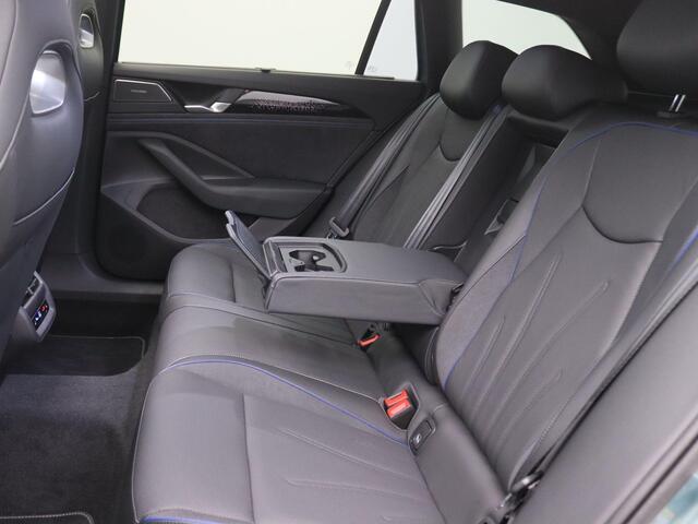 Volkswagen PASSAT Variant 1.5 eHybrid R-Line Edition 272PK DSG SOH 100%, Pano-Schuifdak, Trekhaak, Black Style, Leder, Memorystoel, Head-Up Display, Elektr. Achterklep, Stoelventilatie, 19" LM Velgen