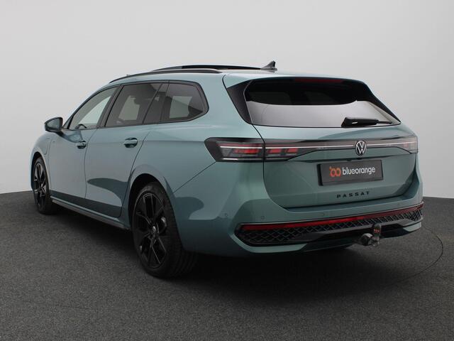 Volkswagen PASSAT Variant 1.5 eHybrid R-Line Edition 272PK DSG SOH 100%, Pano-Schuifdak, Trekhaak, Black Style, Leder, Memorystoel, Head-Up Display, Elektr. Achterklep, Stoelventilatie, 19" LM Velgen