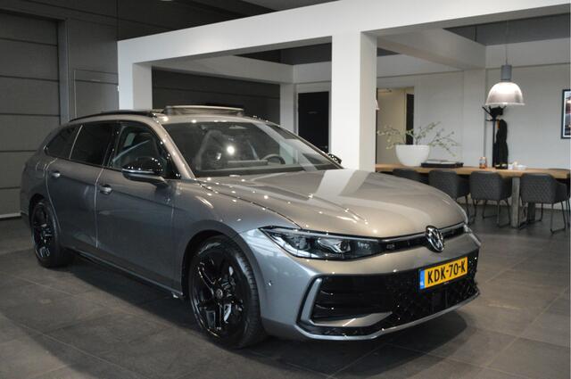Volkswagen PASSAT Variant 2.0 TDI 3X R-LINE head up pano trekhaak 18 inch 150 pk !!