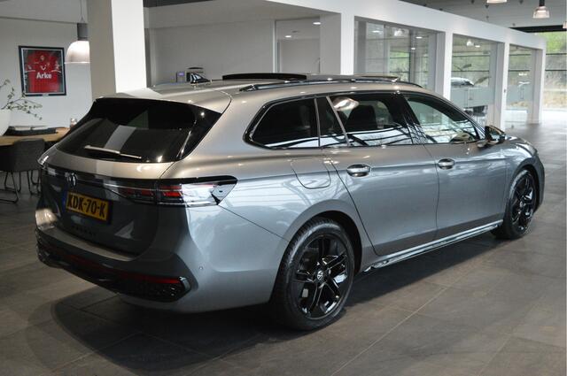 Volkswagen PASSAT Variant 2.0 TDI 3X R-LINE head up pano trekhaak 18 inch 150 pk !!