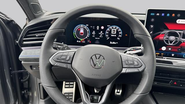 Volkswagen PASSAT Variant 1.5 eHybrid R-Line Edition 200kw / 272 PK / Trekhaak Demonstratiemodel