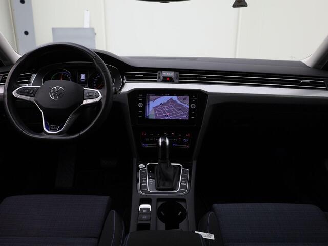 Volkswagen PASSAT Variant 1.4TSI 160kW/218PK PHEV GTE Business · Navigatie · Apple/Android Car Play · Camera + Parkeersensoren