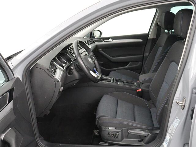 Volkswagen PASSAT 1.4 TSI PHEV GTE Business | Adaptive Cruise | Stoelverwarming | Trekhaak | Carplay | Massage | Camera