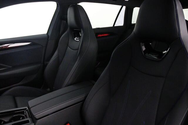 Volkswagen PASSAT Variant R-Line Edition 1.5 TSI eHybrid 272pk DSG Automaat Trekhaak, Panoramadak, Harman Kardon audio, Black style, Adaptive crusie control, Elektrische achterklep