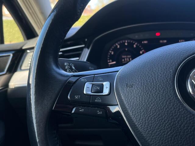 Volkswagen PASSAT Variant 1.4 TSI ACT Highline Business R, Bluetooth, Cruise, Navi, Trekhaak, Pano, PDC