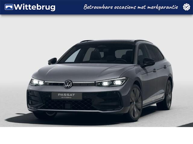 Volkswagen PASSAT Variant 1.5 eHybrid 272PK DSG R-Line Edition / Fabrieksgarantie / Black Style / Trekhaak / Leer / Panoramadak / 19'' LMV / VW