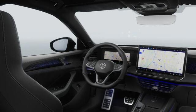 Volkswagen PASSAT Variant 1.5 eHybrid 272PK DSG R-Line Edition / Fabrieksgarantie / Black Style / Trekhaak / Leer / Panoramadak / 19'' LMV / VW