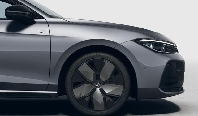 Volkswagen PASSAT Variant 1.5 eHybrid 272PK DSG R-Line Edition / Fabrieksgarantie / Black Style / Trekhaak / Leer / Panoramadak / 19'' LMV / VW