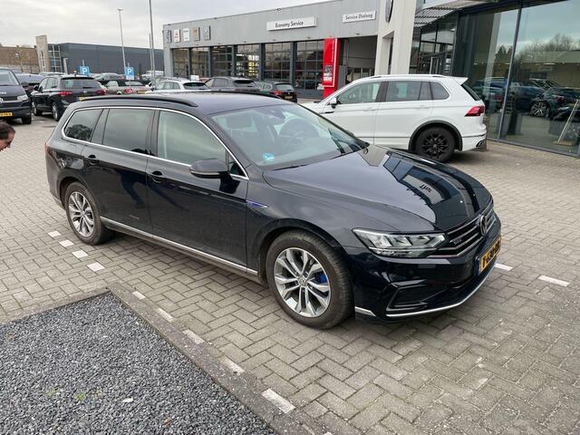 Volkswagen PASSAT Variant 1.4 TSI PHEV GTE Business trekhaak Side assist, privacy glas, Navigatie, achteruitrijcamera, travel assist, lane assist, stoelverwarming, DAB+, 3 zone, climatronic, multifunctioneel lederen stuurwiel met schakelflippers, draadloos, apple carplay /