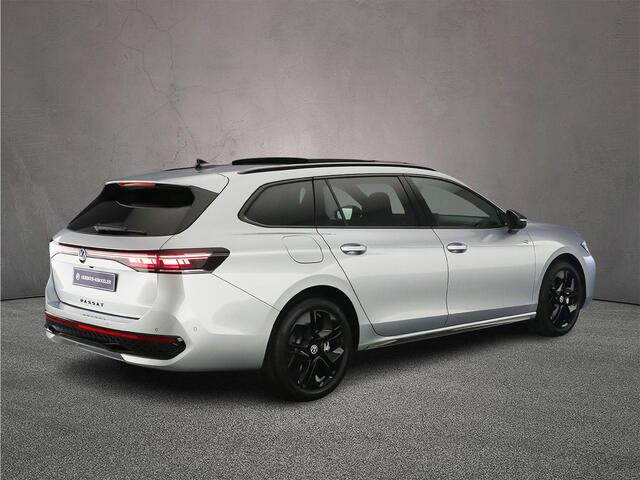 Volkswagen PASSAT Variant R-Line Edition 1.5 TSI eHybrid 272pk DSG Automaat Trekhaak, Harman Kardon audio, Panoramadak, Lederen bekleding, Black style, Adaptive cruise control